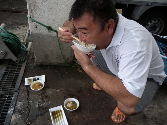 ノブさん食べる