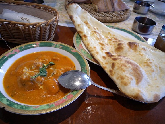 ランチは美味しいカレーで