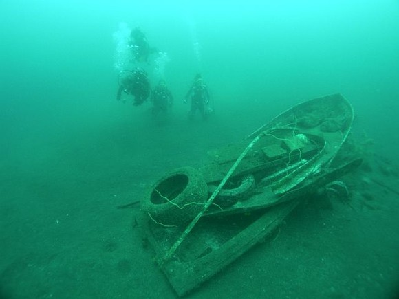 大瀬崎のミニ沈船