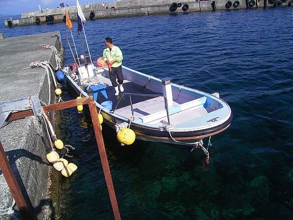 ボートで約３分