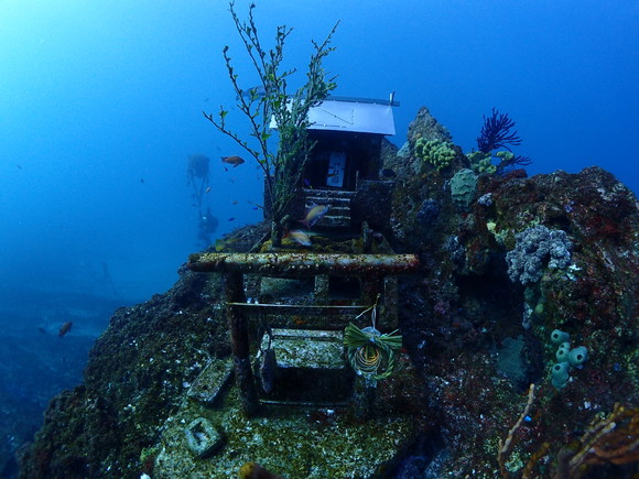 海底神社
