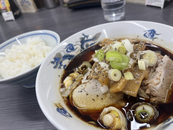 名物「ブラックラーメン」