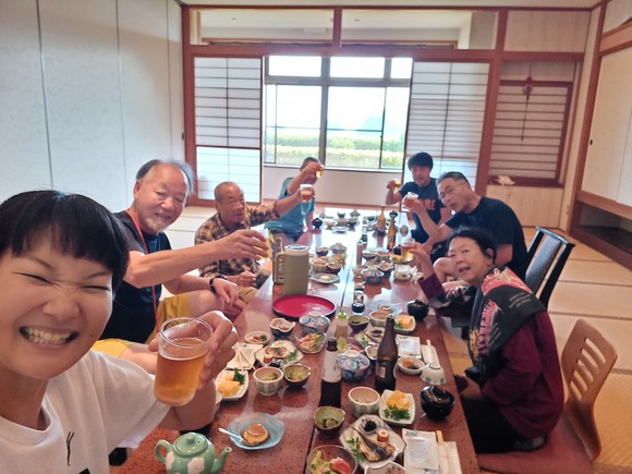 夕食ではお酒が飲めないので、朝食で乾杯♪