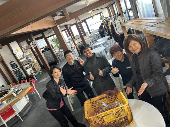 水中にみんなで持っていきました！！